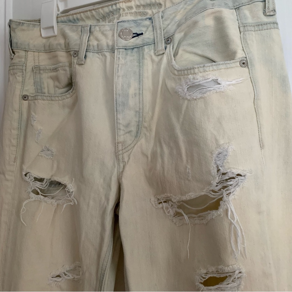 American Eagle Outfitters Light Wash Jeans - Picture 2 of 5
